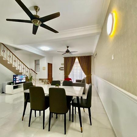 Вілла Comfy Sutera Seberang Jaya Kampong Belah Dua Екстер'єр фото