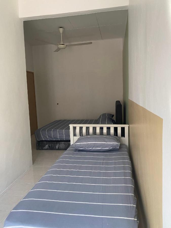 Вілла Comfy Sutera Seberang Jaya Kampong Belah Dua Екстер'єр фото